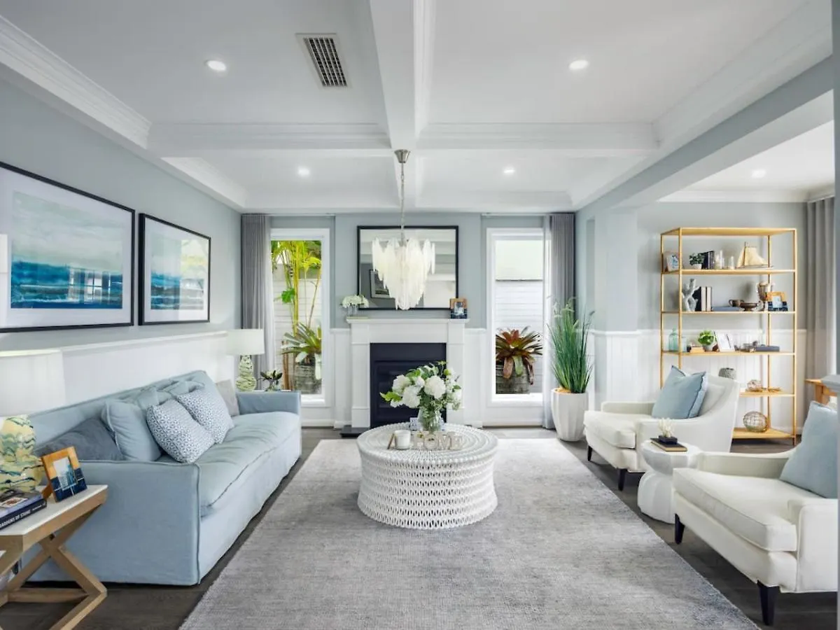 Stunning And Luxurious 4-Bedroom Mansion At Rochedale