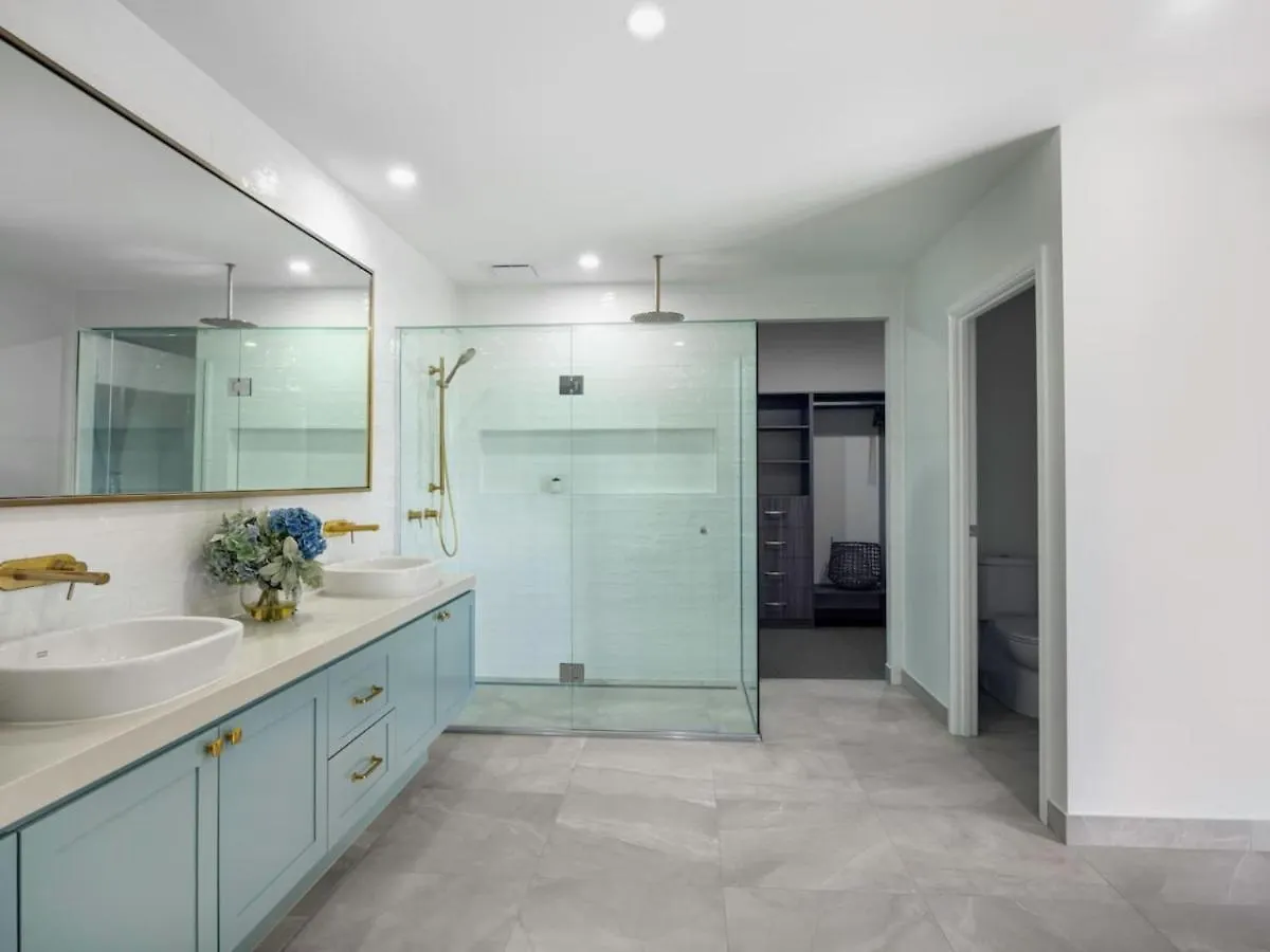 Tatil Evi Stunning And Luxurious 4-Bedroom Mansion At Rochedale